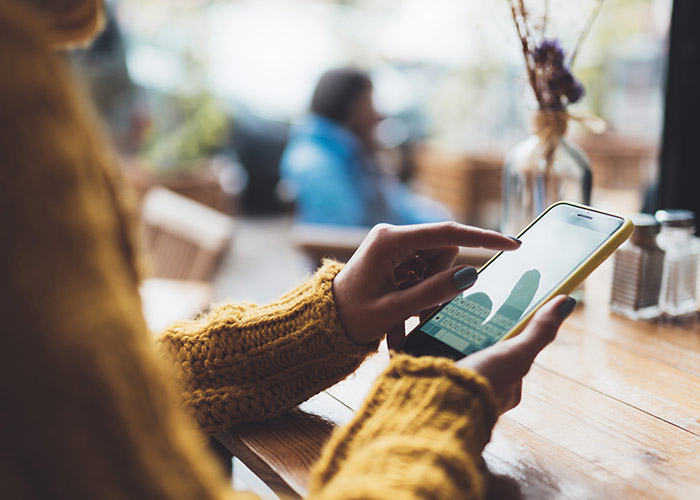 スマホ操作のイメージ